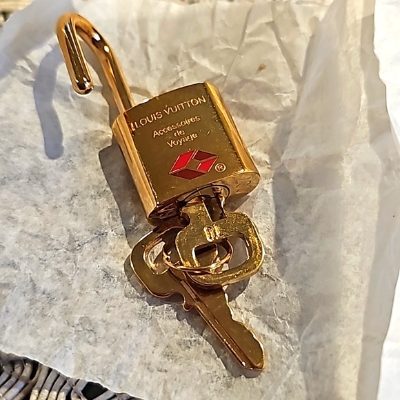 Louis Vuitton Accessoires de Voyage, lock and key - Picture 2 of 5
